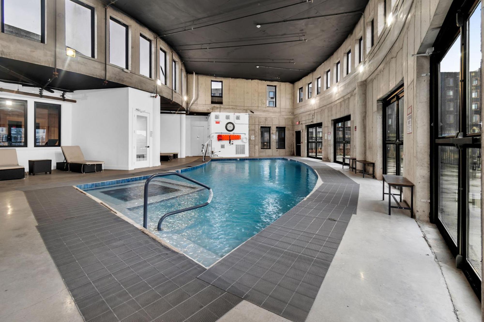 Pink Heaven Indoor Pool, Free Parking, Near Nyc Lägenhet Elizabeth Exteriör bild